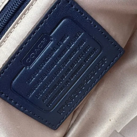 Coach drawstring bag - Picture 7 of 11